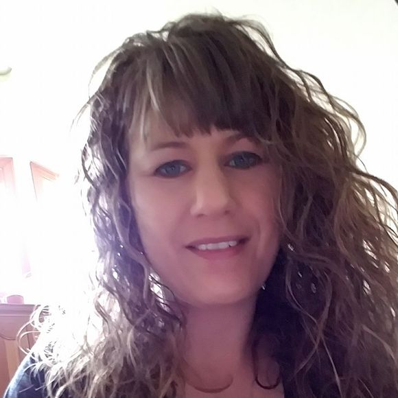 Meet your Posher, Melissa - Picture 1 of 1